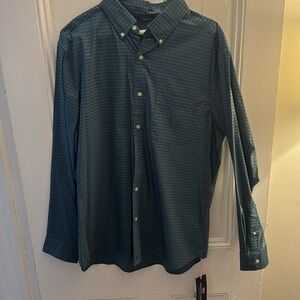 NWT-men’s Vineyard vines button down on the go performance size large